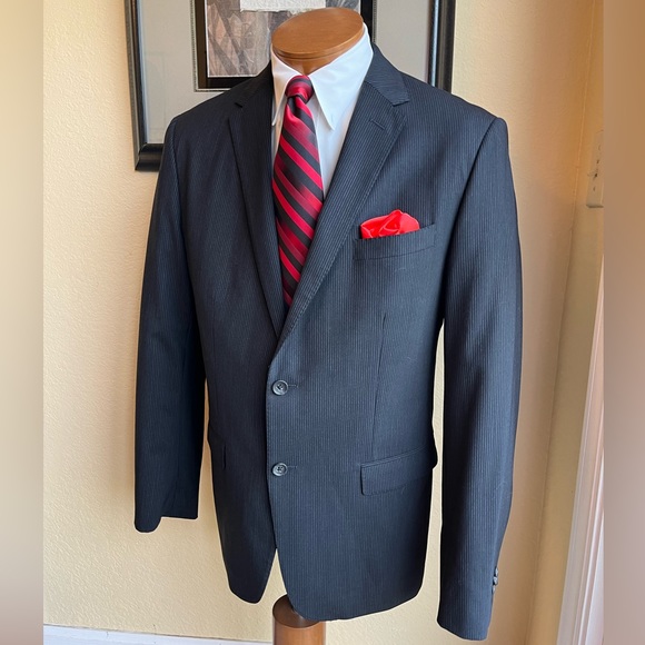 Banana Republic Dark Gray Wool 2 Pc Pinstripe Suit Size 42R Slacks W35” L34” - Picture 10 of 16